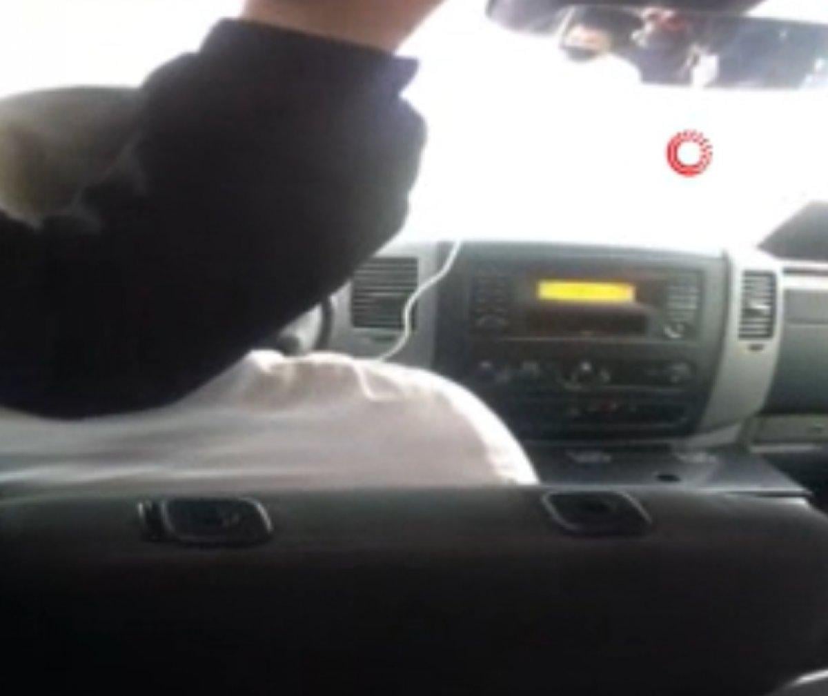 İstanbul'da fazla yolcu alan minibüs şoförü tepki gördü