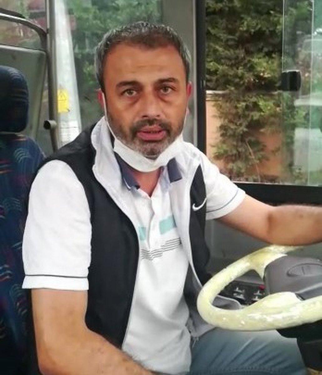 Kocaeli'de istediği yerde inemeyince seyir halindeki otobüsün frenine bastı