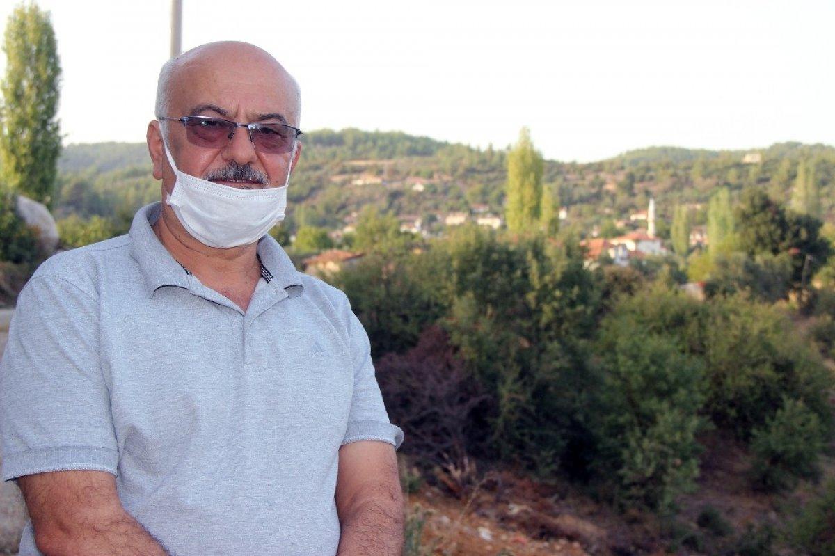 “PANDEMİ SONRASI KIŞLIK KOMŞULARIMIZ ARTTI” Akbük koyundaki yazlık evinde kalan emekli Sinan Devrim, “Şu anda burada 6-7 komşu olduk, daha önce kalmıyorlardı. Biz yaz-kış buradayız. Pandemiden sonra onlar da burada kalmayı düşünüyorlar. Arsa ev satışları yoğundu. Şimdi daha da arttı. Hemen hemen her gün 5-10 kişiye cevap vermek zorunda kalıyoruz.” dedi.