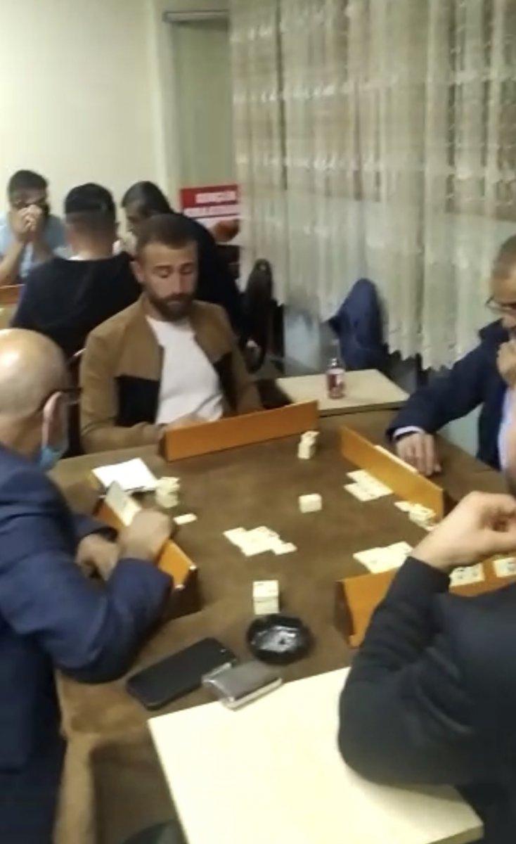 Esenyurt polisi 37 kişiyi okey masasında yakaladı