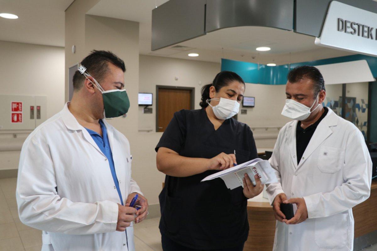 Adanalı tek yumurta ikizi doktorlar