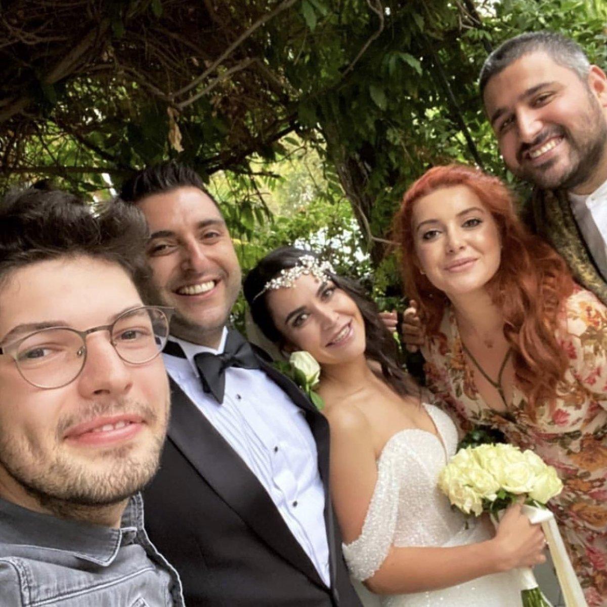 MasterChef’ten elenen Duygu Acarsoy evlendi