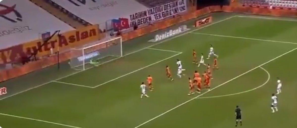 Babacar'dan Galatasaray'a müthiş frikik golü