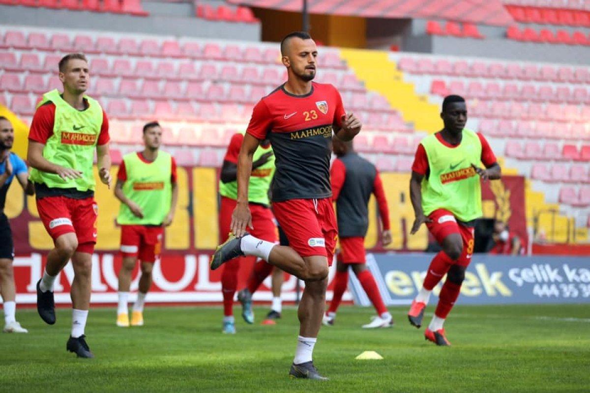 Kayserispor'da 1 futbolcu daha koronavirüse yakalandı