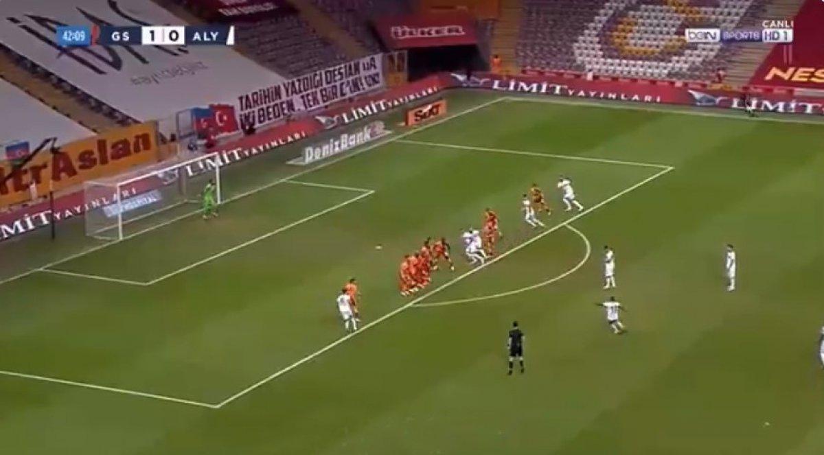 Babacar'dan Galatasaray'a müthiş frikik golü