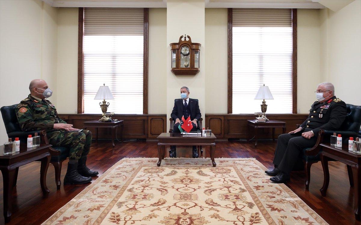 Hulusi Akar, Libya Genelkurmay Başkanı El-Haddad ile görüştü