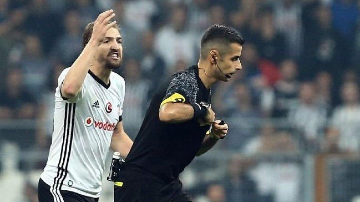 Serdar Aziz'den hakeme: Şerefsiz köpekler