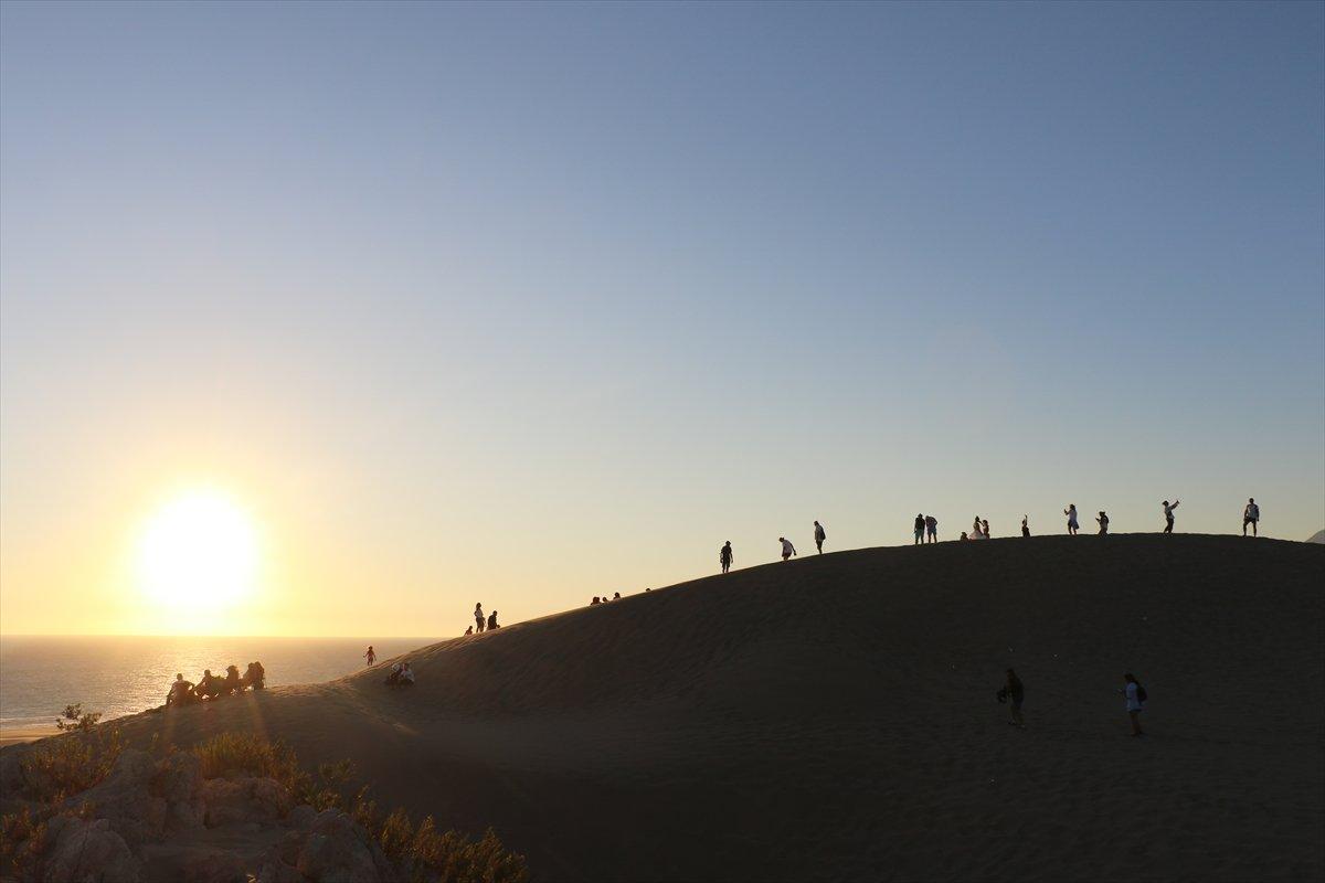 Turistler, Patara'nın kum tepelerinde çöl deneyimi yaşıyor