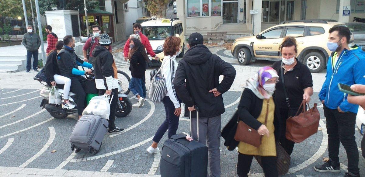 Avşa-İstanbul seferi yapan deniz otobüsü, fırtınaya yakalandı