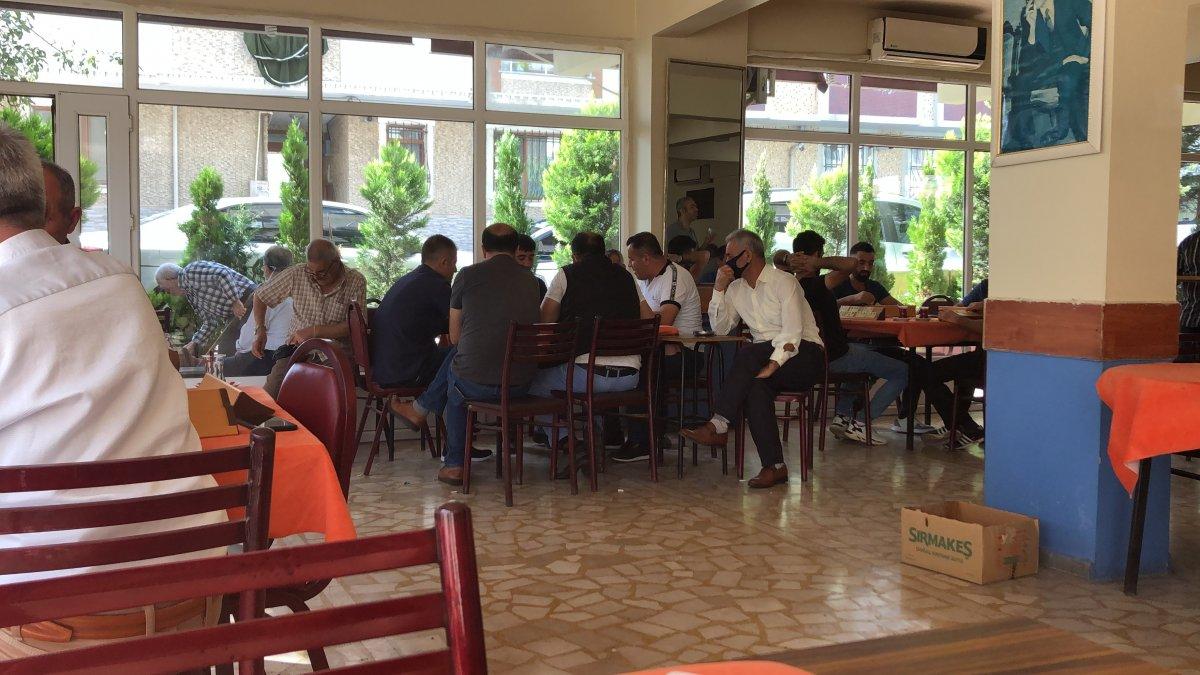 Esenyurt polisi 37 kişiyi okey masasında yakaladı