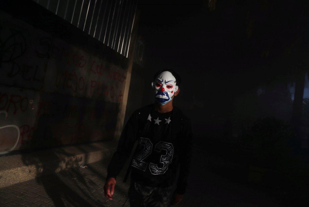 Şili'de 'sosyal patlamanın' yıl dönümünde kilise yaktılar