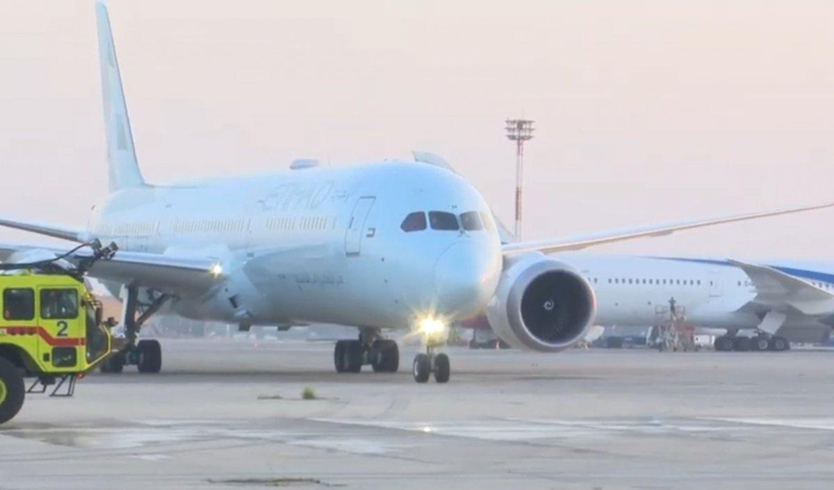 BAE'den İsrail'e ilk ticari uçuş gerçekleştirildi