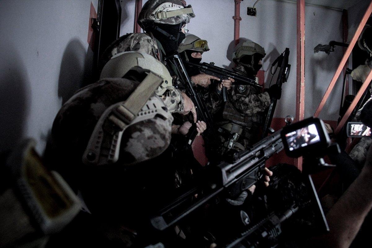 Bursa'da uyuşturucu satıcılarına eş zamanlı operasyon