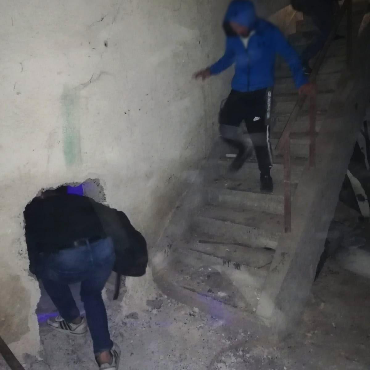 Konya’da kumar oynatmak için duvarı kırıp, bölme açtılar