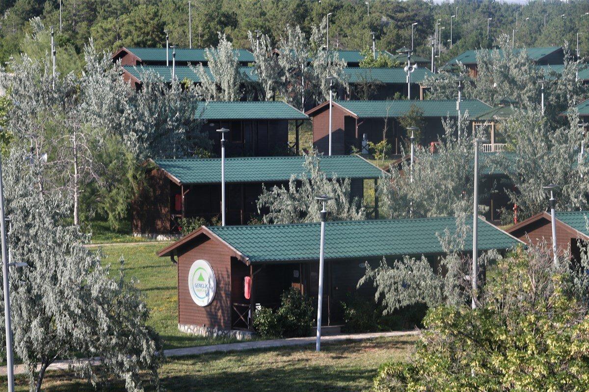 Muharrem Kasapoğlu: Gençlik kamplarının kapılarını sağlık çalışanlarına açtık