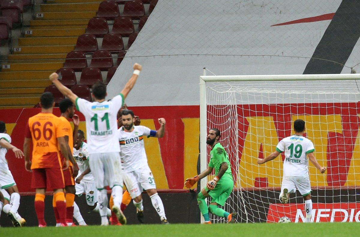 Fatih Öztürk'ün hataları taraftarı kızdırdı