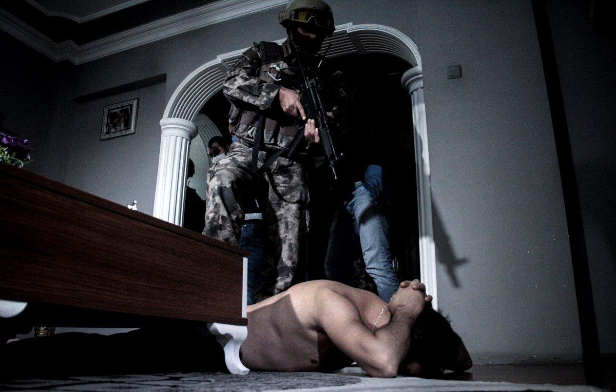 Bursa'da uyuşturucu satıcılarına eş zamanlı operasyon