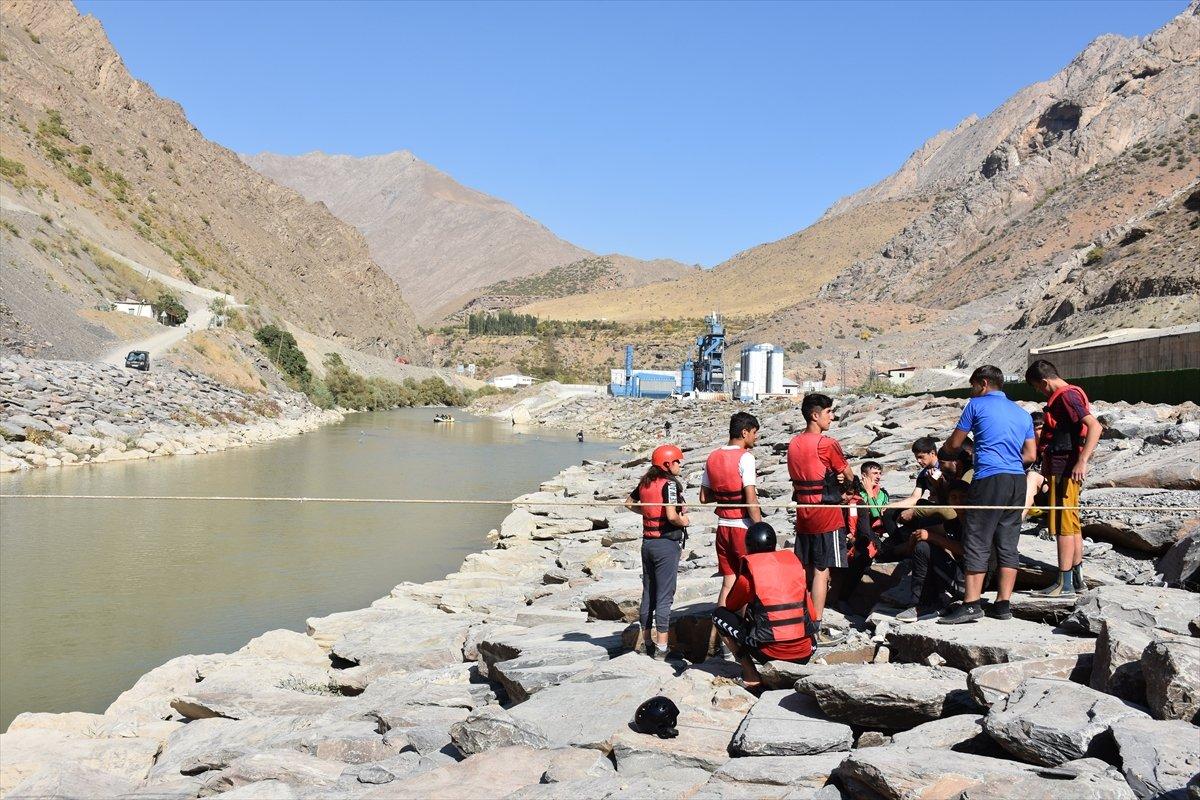 Hakkari'deki Zap Suyu, sporcuları Türkiye Rafting Şampiyonası'na hazırlıyor