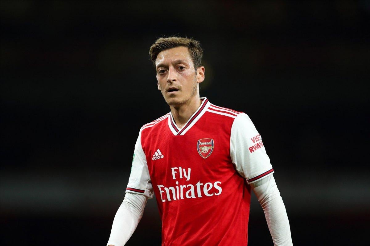 Mesut Özil, Premier Lig kadrosuna da alınmadı