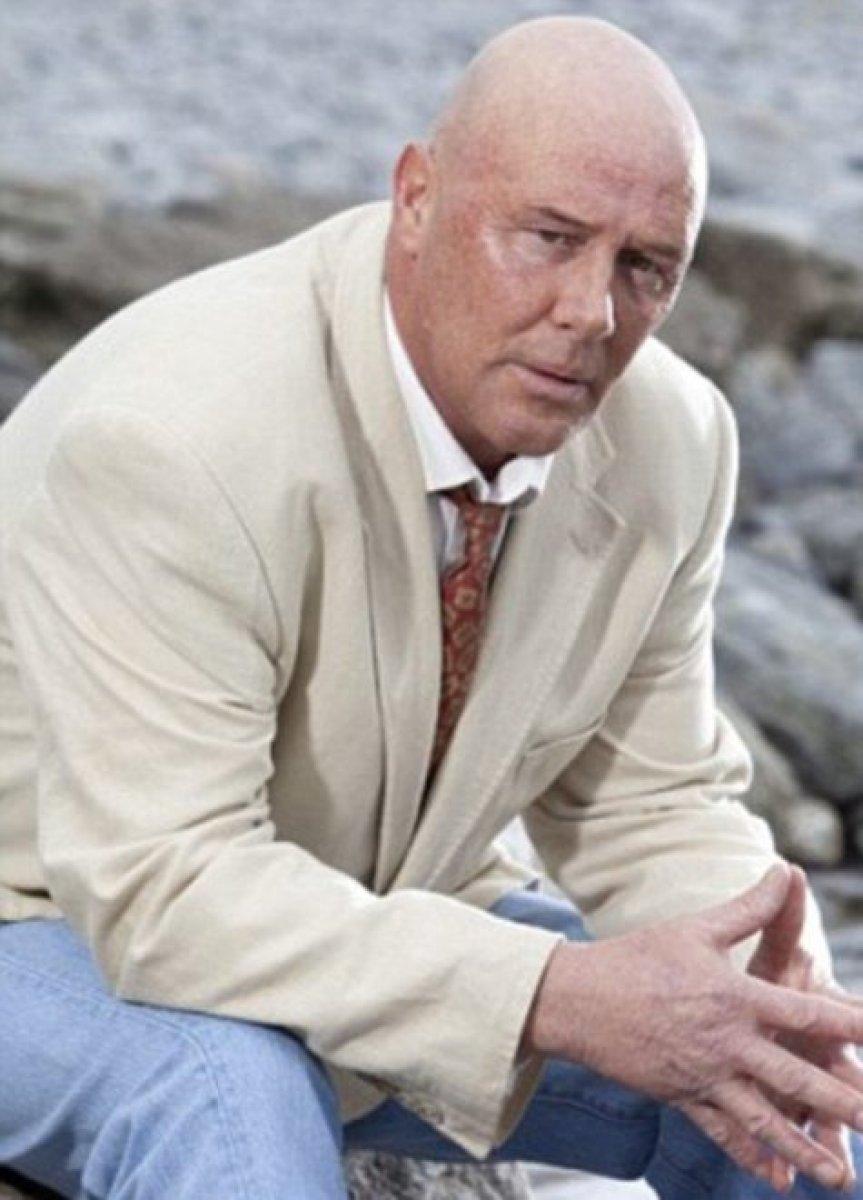 Adele’in babası, komşusuna kızının şarkılarını söyletmiyor