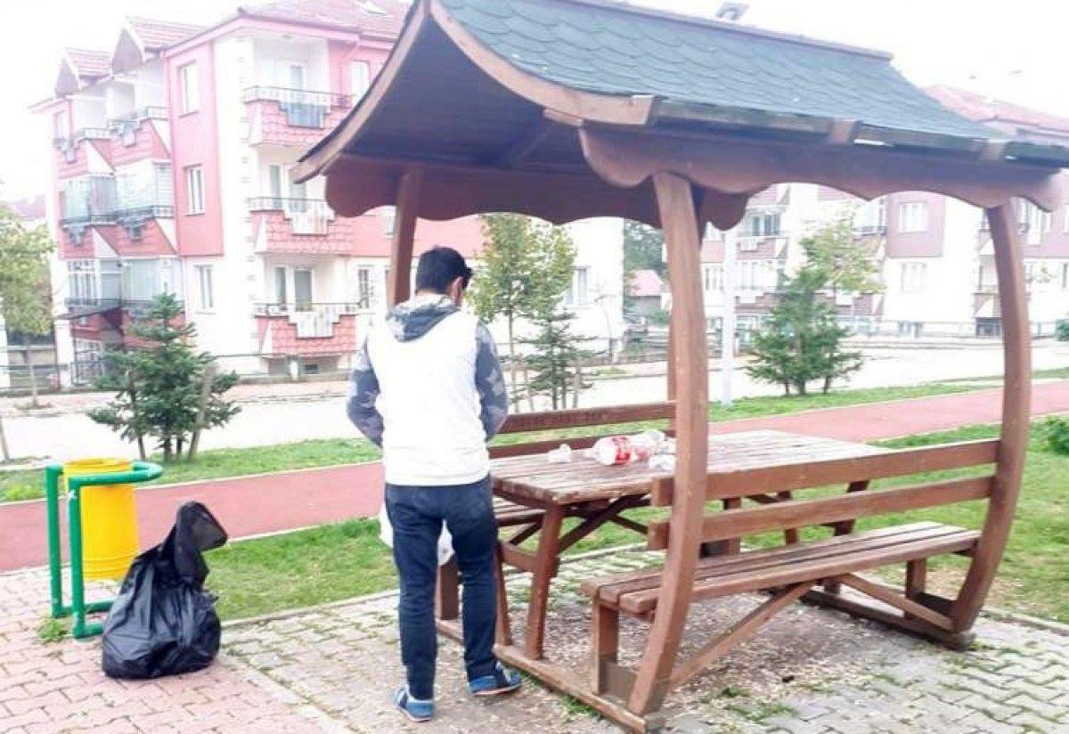 Bolu’da çöplerini bıraktığı parkta cüzdanını unutan gence ibretlik ceza
