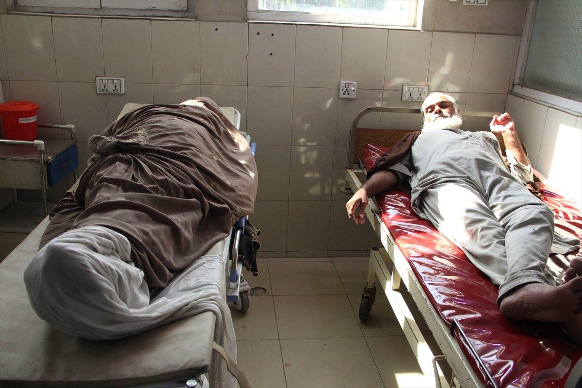 Afganistan'da vize için toplanan kalabalıkta izdiham: 11 kadın öldü