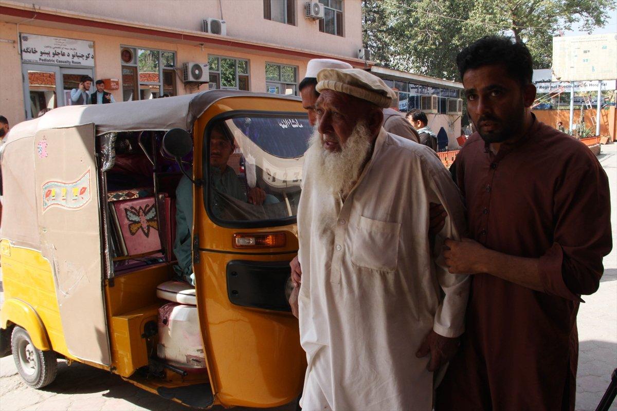 Afganistan'da vize için toplanan kalabalıkta izdiham: 11 kadın öldü