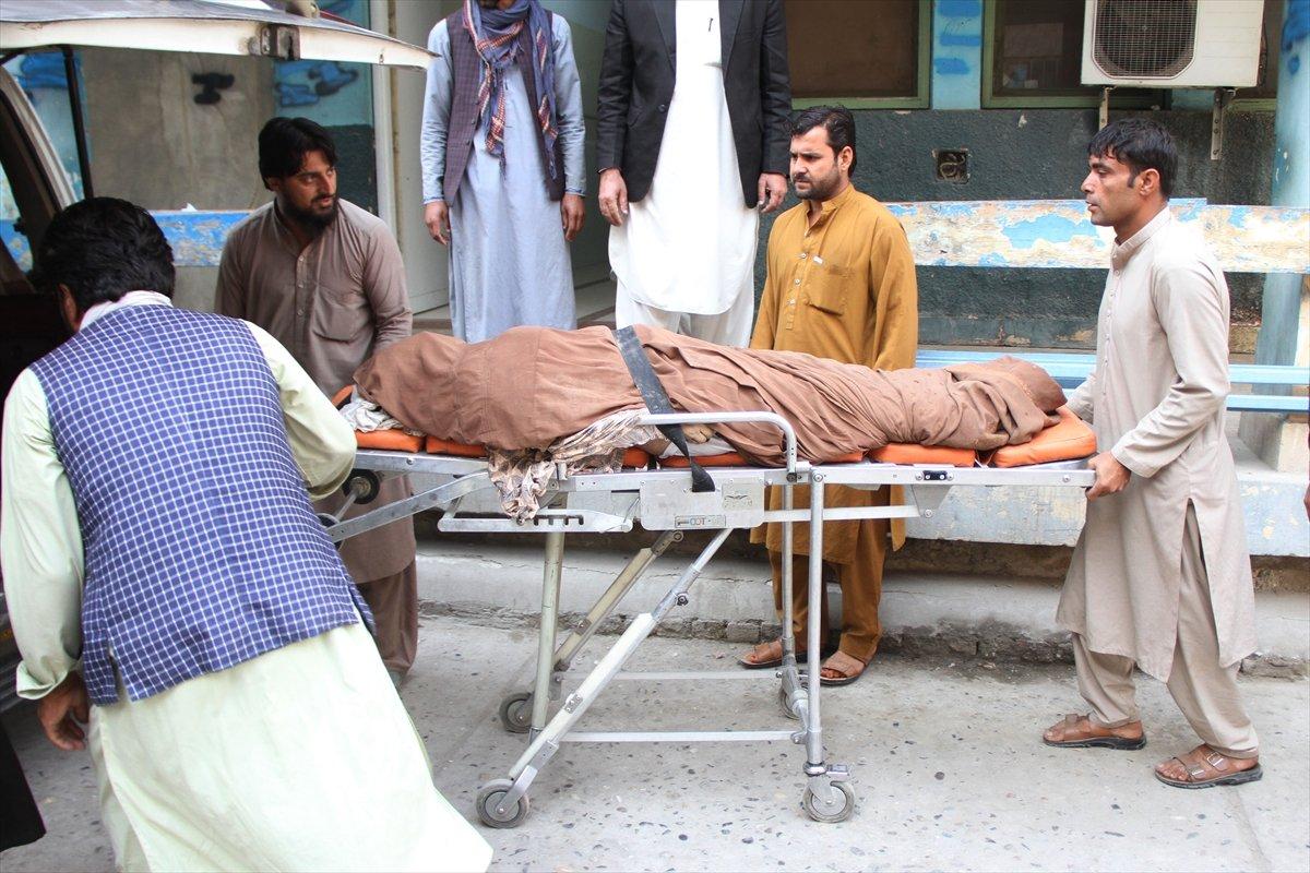 Afganistan'da vize için toplanan kalabalıkta izdiham: 11 kadın öldü