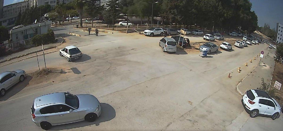 Adana'da hırsızlar, otomobildeki külçe altınları çaldı