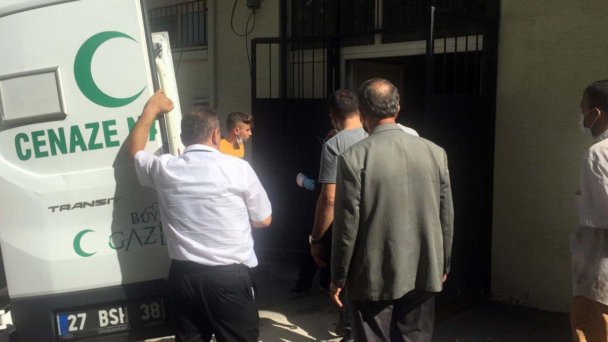 Gaziantep’te yolun karşısına geçmeye çalışan yaşlı kadına otomobil çarptı