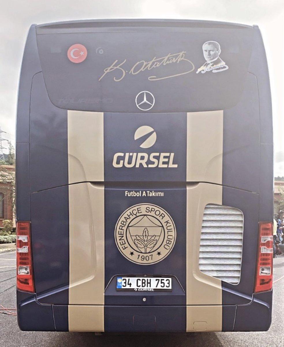 Fenerbahçe'nin yeni otobüsündeki 'kurşun' detayı