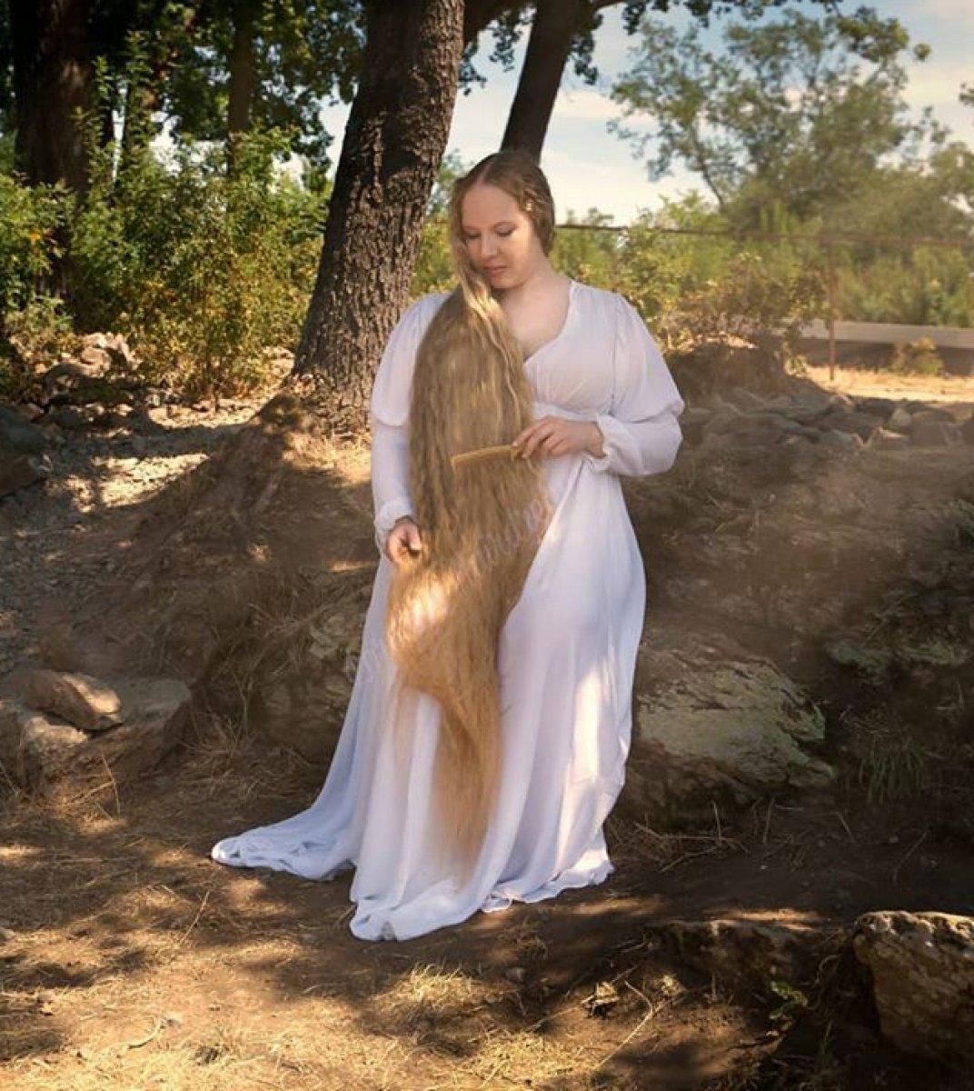 Alman Rapunzel, 16 yaşından beri saçını kesmiyor