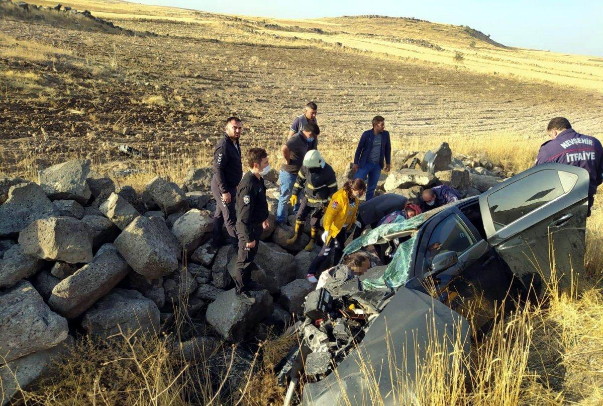 Nevşehir'de otomobil şarampole yuvarlandı: 1 ölü, 2 yaralı