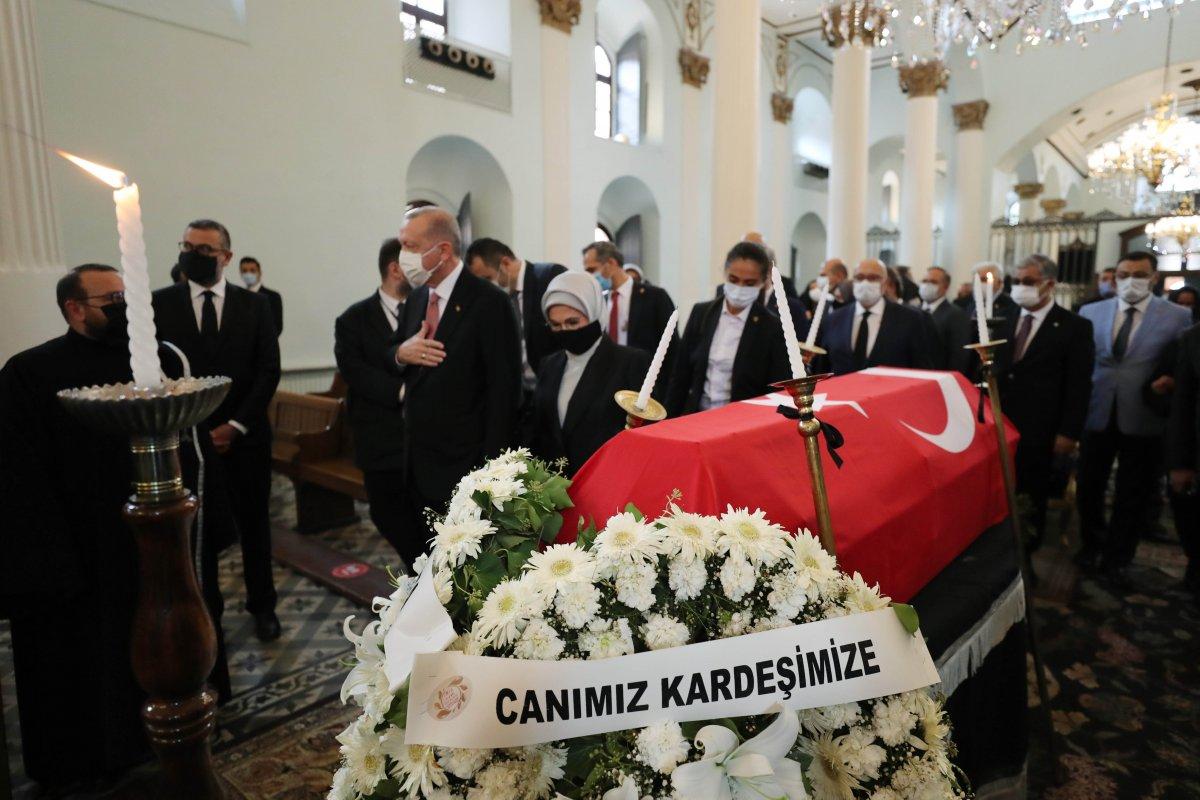 AK Parti İstanbul Milletvekili Markar Esayan için Ermeni Patrikanesi'nde cenaze töreni düzenlendi