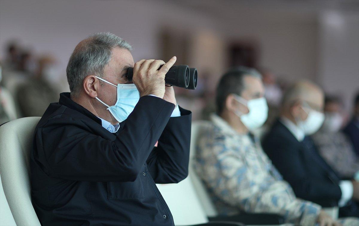 Hulusi Akar: Mehmetçik, 'girilemez' denilen yerlere girdi