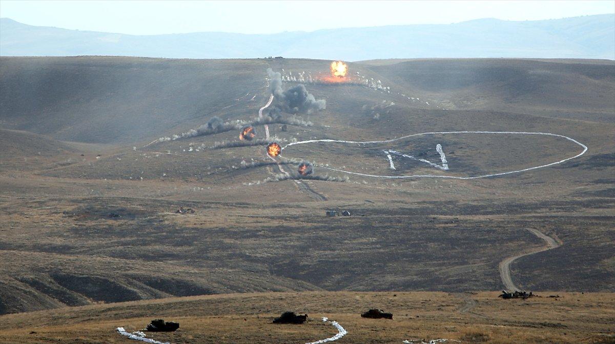 Hulusi Akar: Mehmetçik, 'girilemez' denilen yerlere girdi