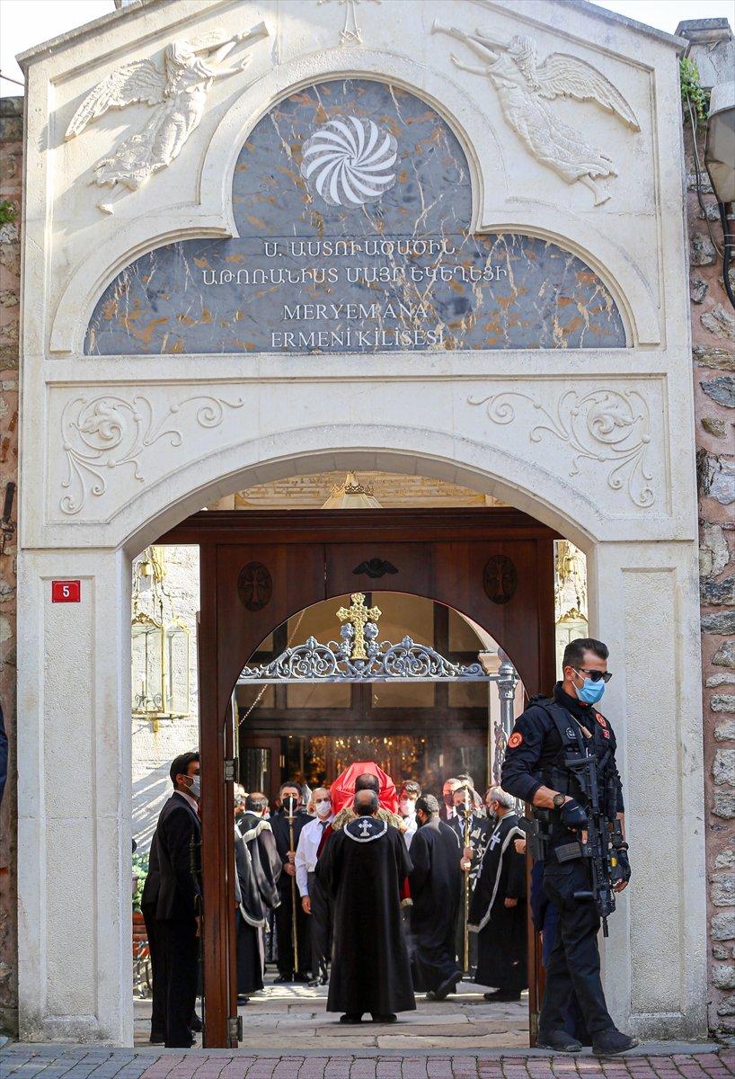 AK Parti İstanbul Milletvekili Markar Esayan için Ermeni Patrikanesi'nde cenaze töreni düzenlendi