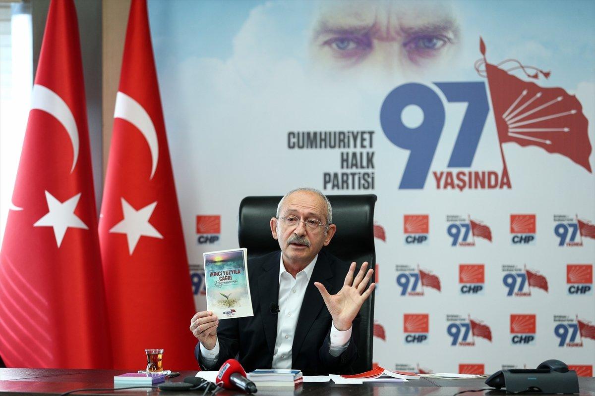 Kemal Kılıçdaroğlu, üniversiteli işsizlerle görüştü