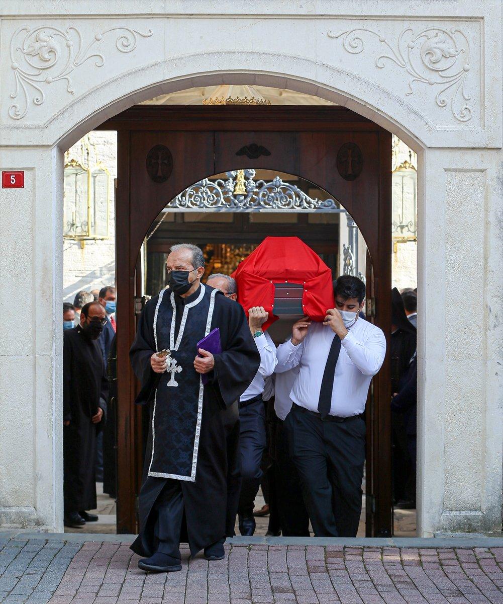 AK Parti İstanbul Milletvekili Markar Esayan için Ermeni Patrikanesi'nde cenaze töreni düzenlendi