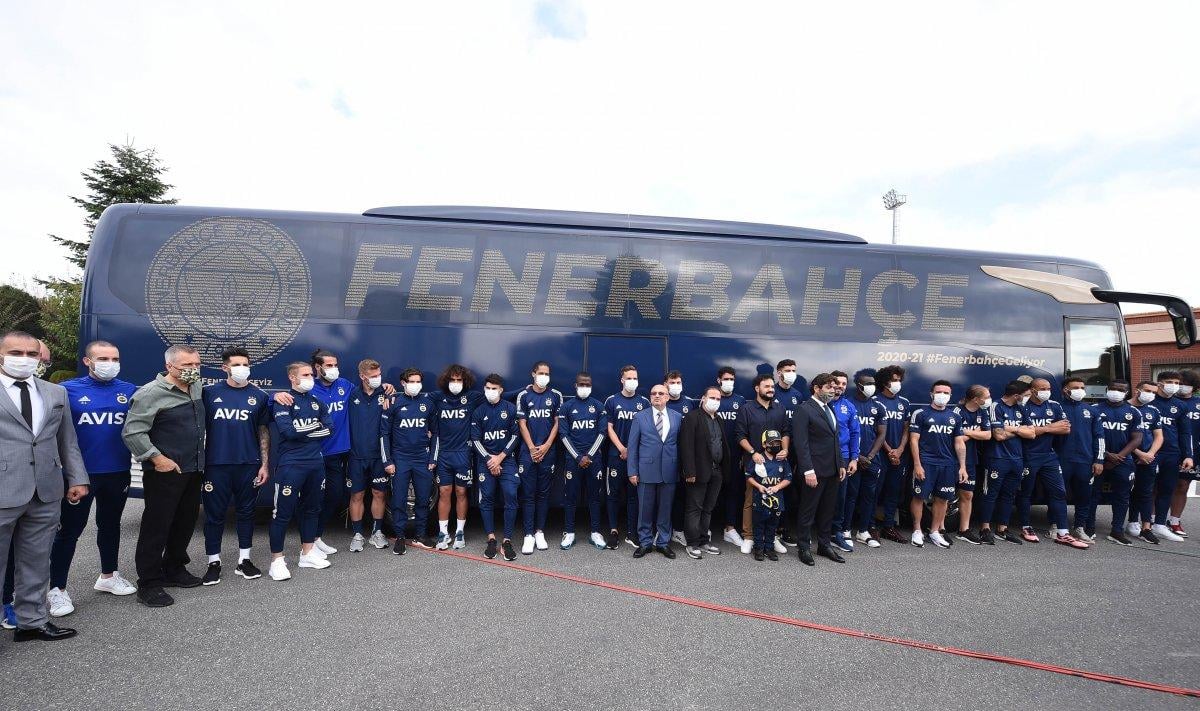 Fenerbahçe'nin yeni otobüsündeki 'kurşun' detayı