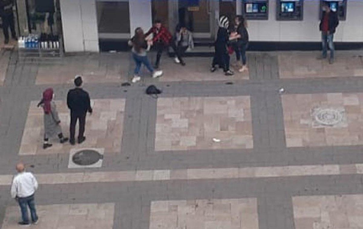 Denizli'de 3 kızın erkek kavgası