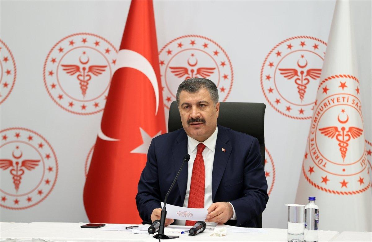 Sağlık Bakanı Fahrettin Koca: Sokağa çıkma yasağı gibi bir durumu düşünmüyoruz