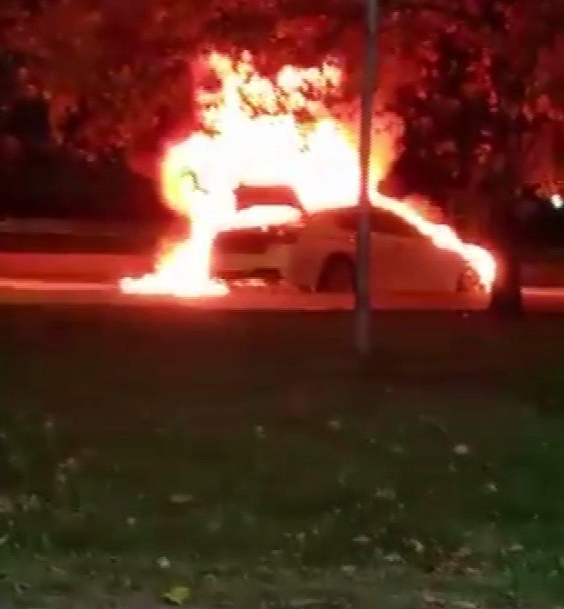 Kartal’da lüks otomobil cayır cayır yandı