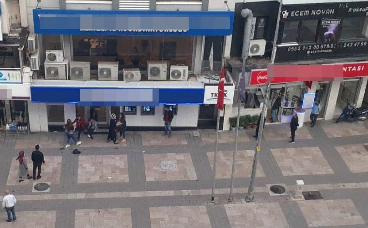 Denizli'de 3 kızın erkek kavgası