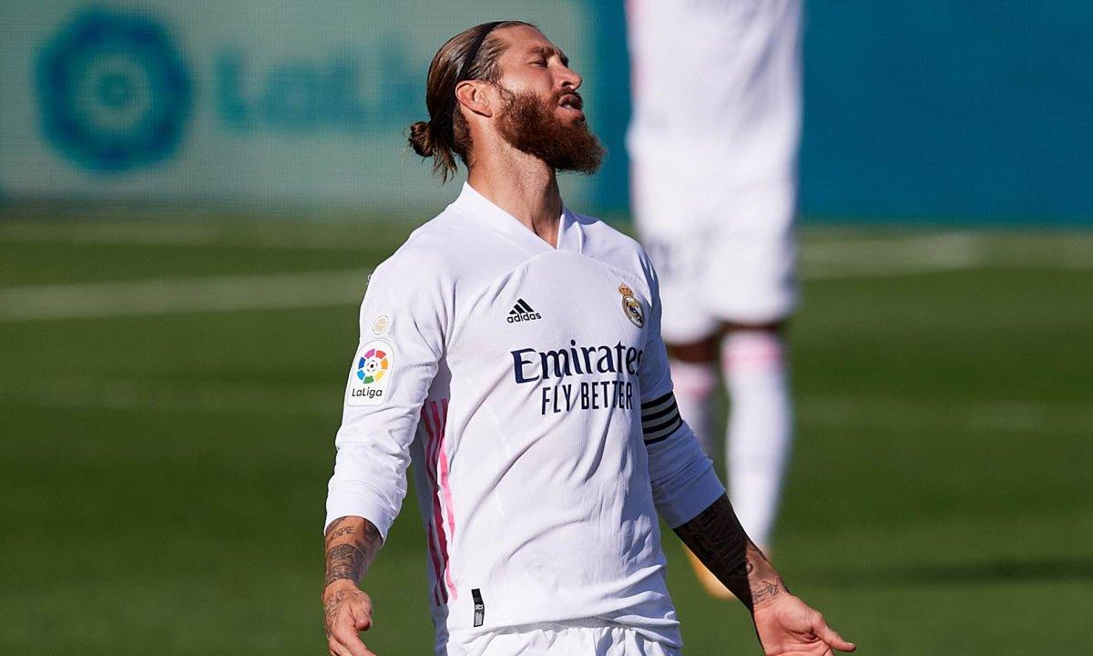 Sergio Ramos Barcelona maçında sahada