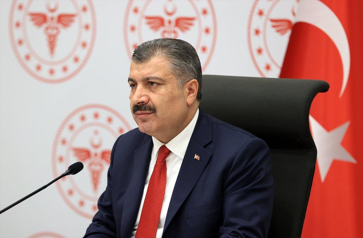 Sağlık Bakanı Fahrettin Koca: Sokağa çıkma yasağı gibi bir durumu düşünmüyoruz