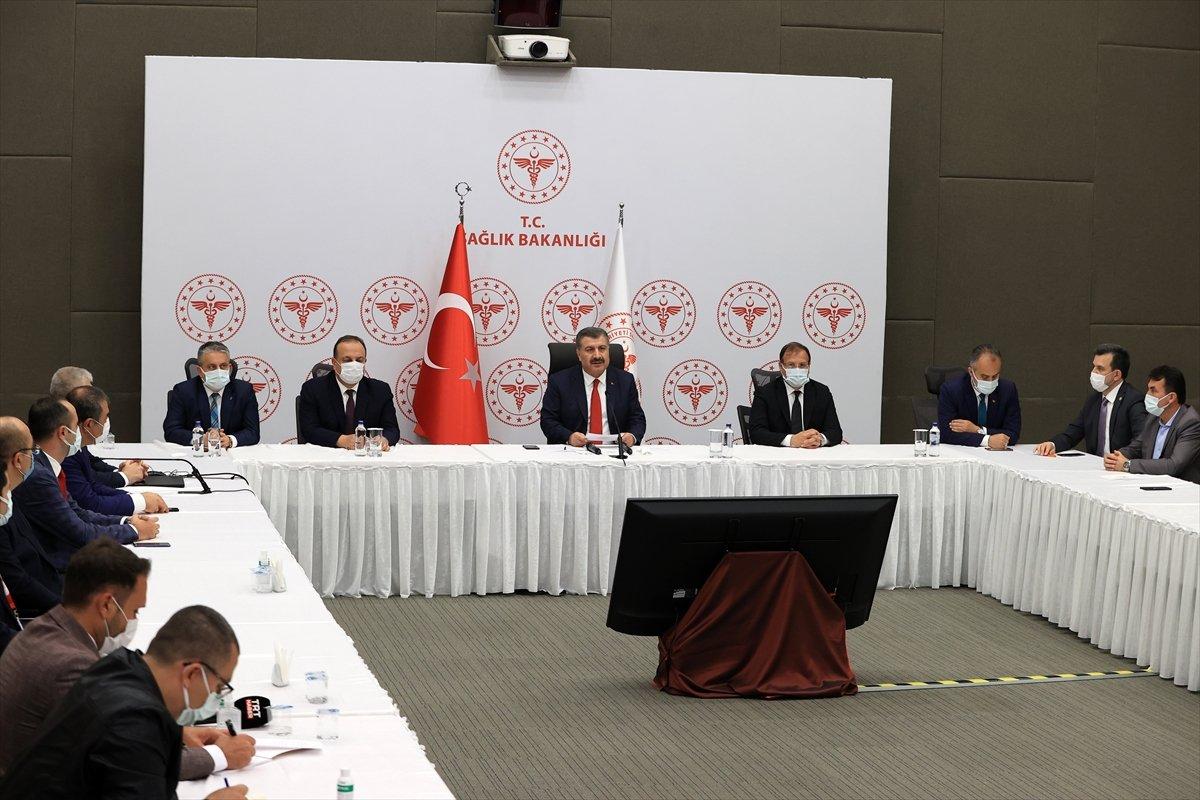 Fahrettin Koca: Riskli bir tırmanışla karşılaşıyoruz