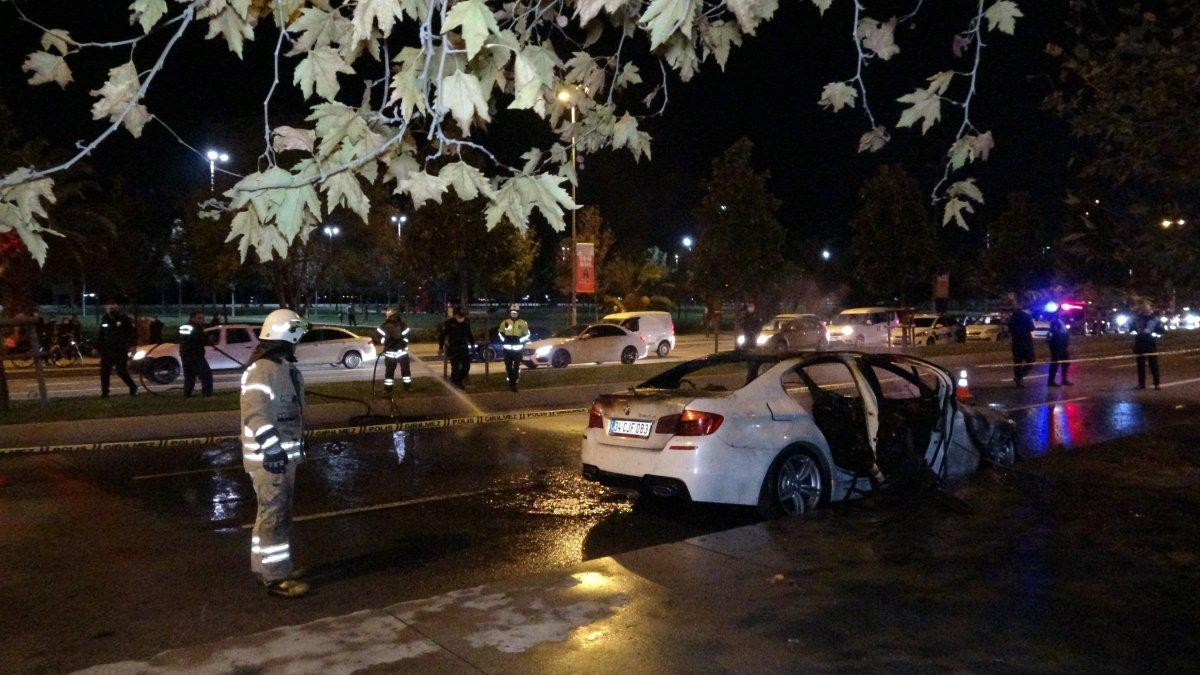 Kartal’da lüks otomobil cayır cayır yandı