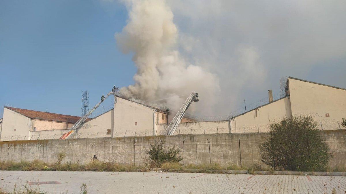 Kütahya Cezaevi'nde yangın çıktı