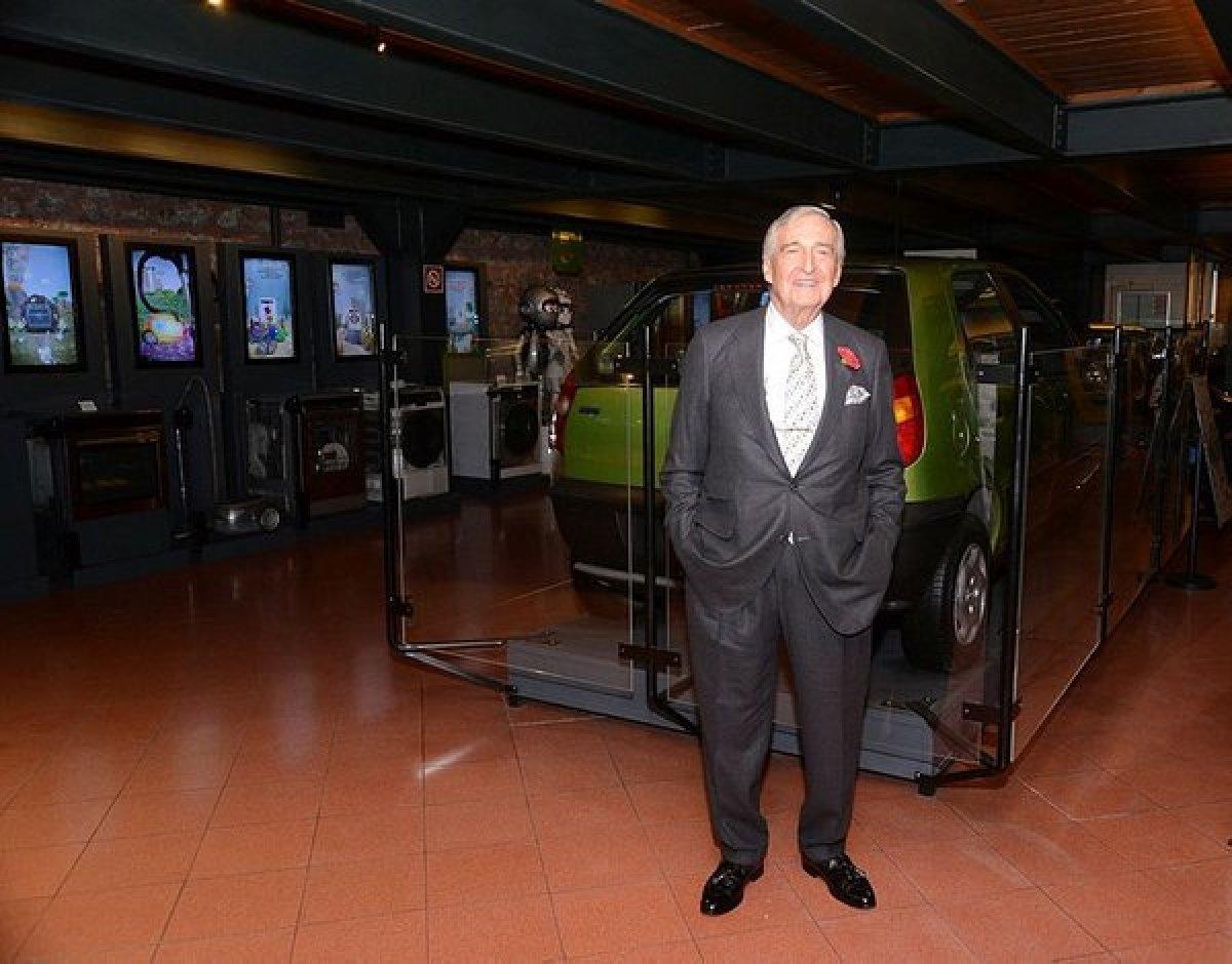 Rahmi Koç koronavirüs tedavisi gördüğü hastaneden taburcu oldu